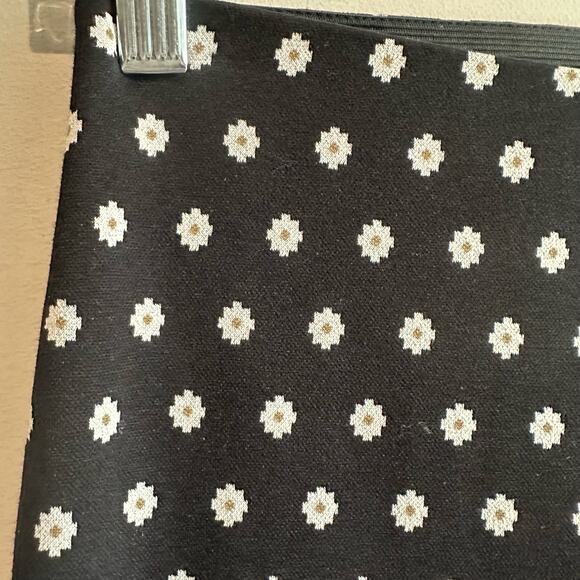 Anthropologie Daisy Print Mikayla Cropped Flare Pull on Pant Black XS - Picture 3 of 10